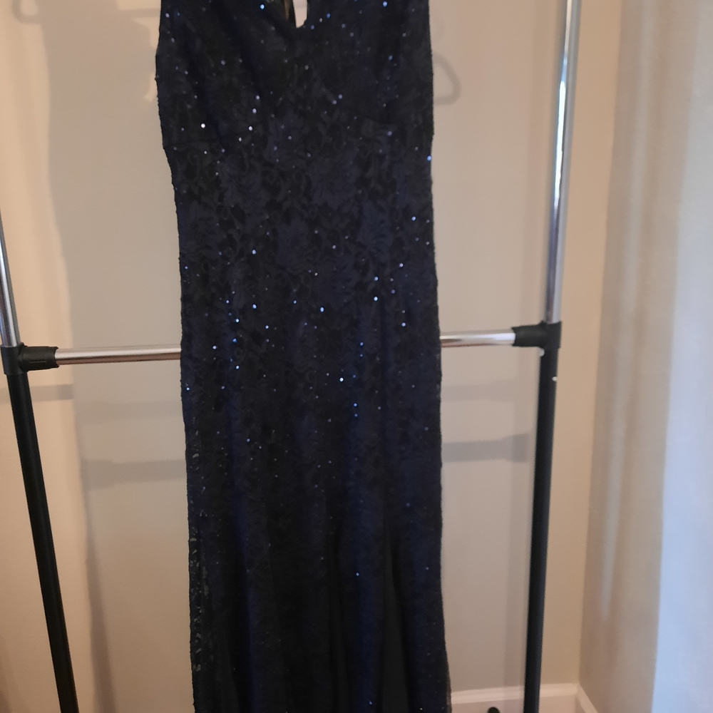 Elegant Blue V-Neck Sleeveless Maxi Gown